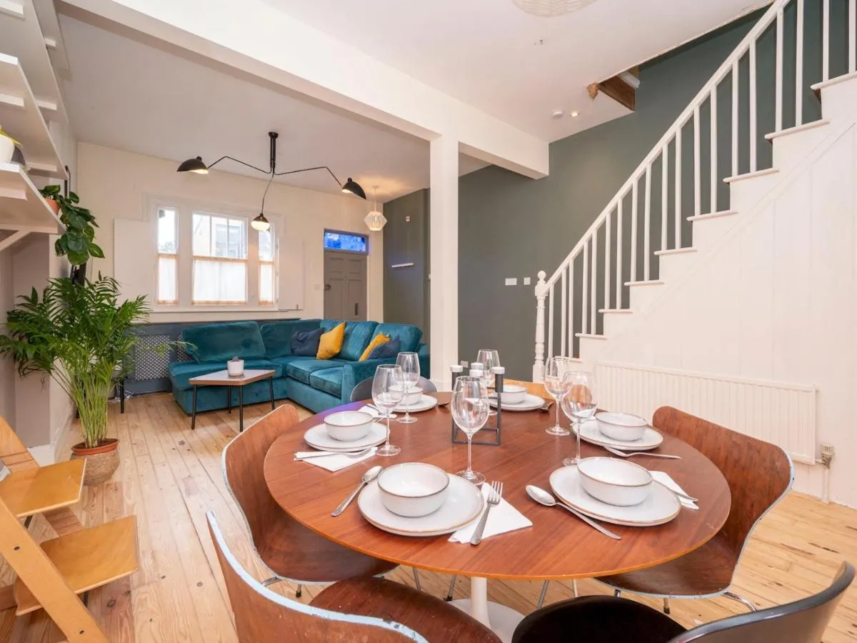 Image 4 of Airy 1850s Coach House with Private Balcony – Pass the Keys