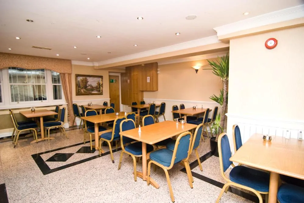 Image 4 of Alexandra Hotel