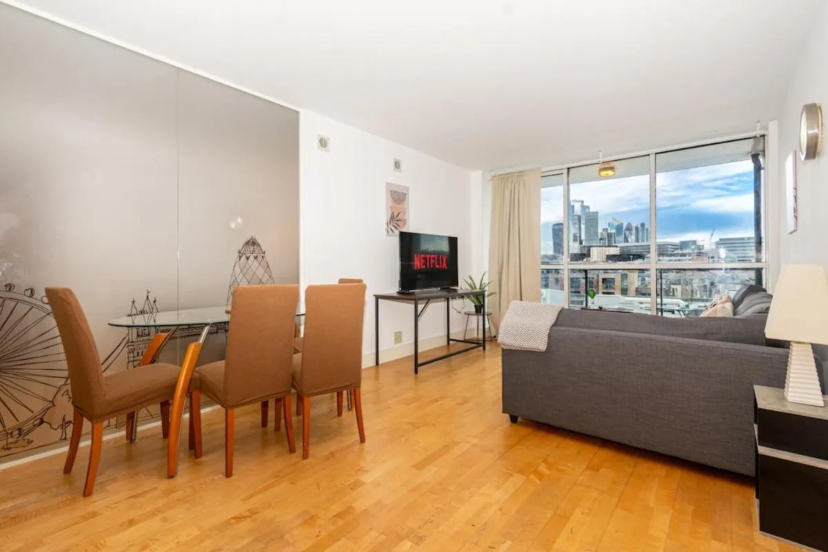 Image 4 of Amanah Properties – Skyline Hideaway 3BR City Views London Bridge