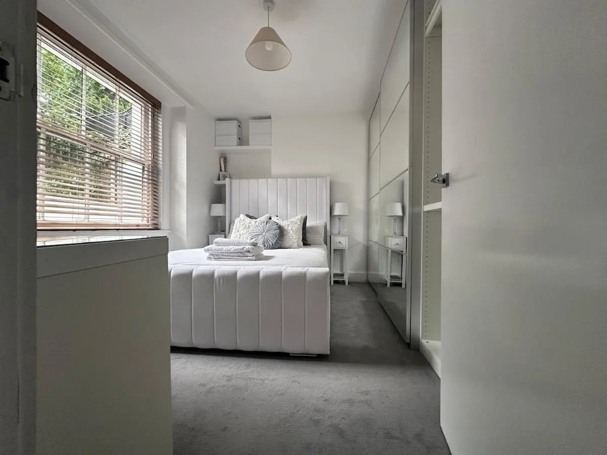 Image 4 of Amazing 1bed Garden Flat