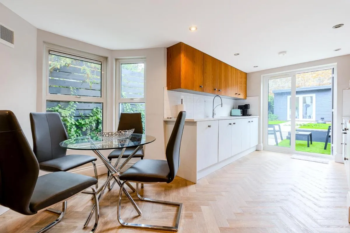 Image 3 of Amazing 2BR flat wprivate garden, Maida Vale