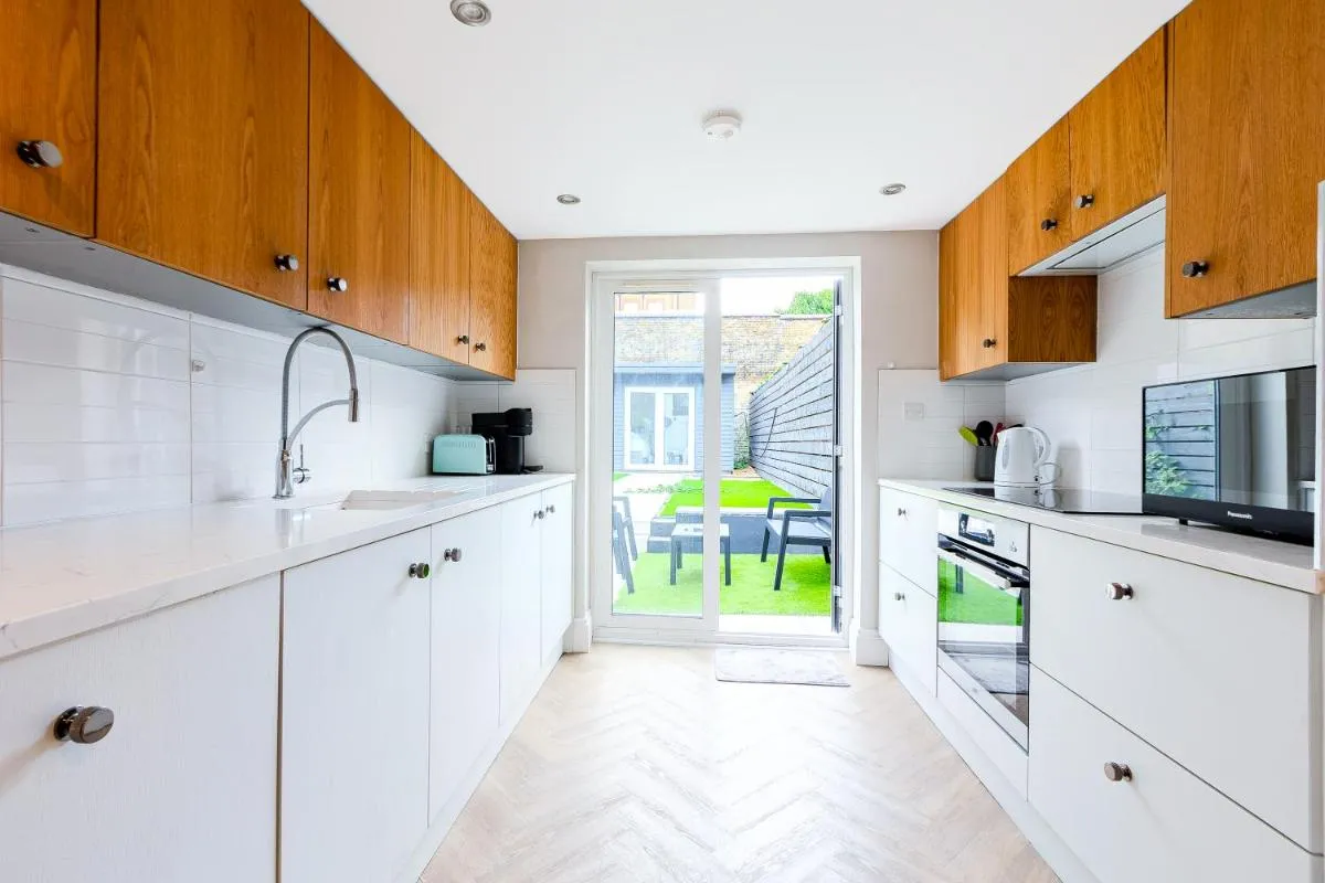 Image 4 of Amazing 2BR flat wprivate garden, Maida Vale