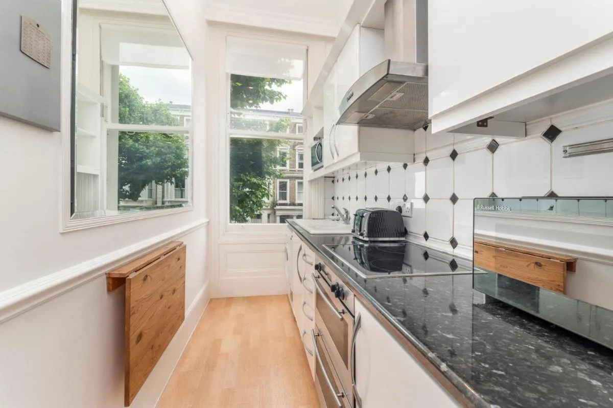 Image 4 of Amazing 2 Bedrooms Oasis, 2 Minutes Walk to Earls Court Station, South Kensington, Chelsea