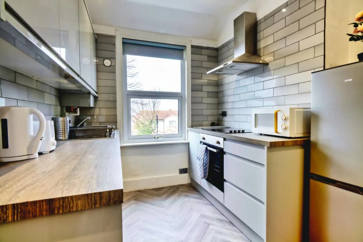 Image 3 of Amazing 2 bed London apartment