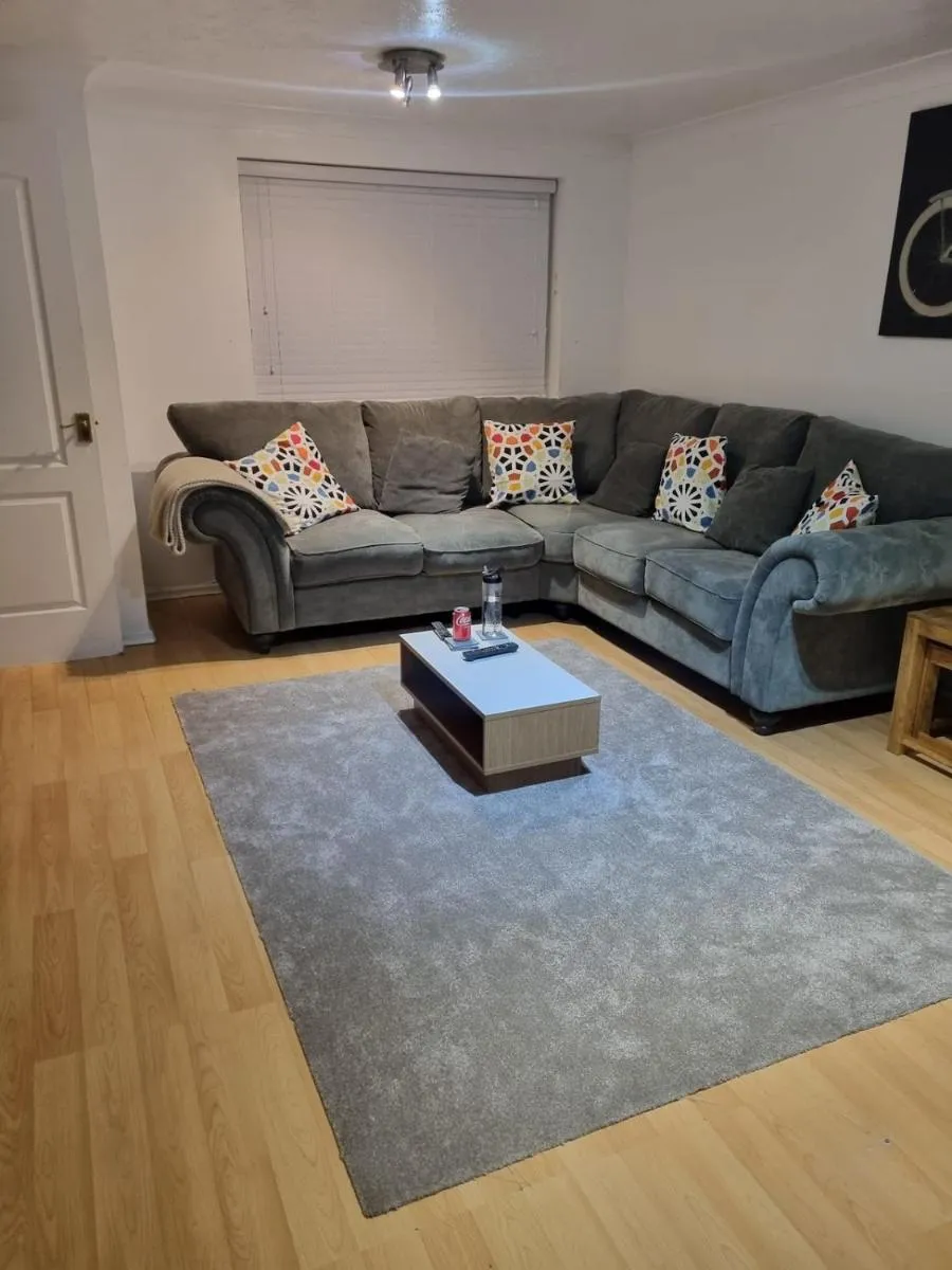 Image 3 of Amazing 3 Bed House in New Cross