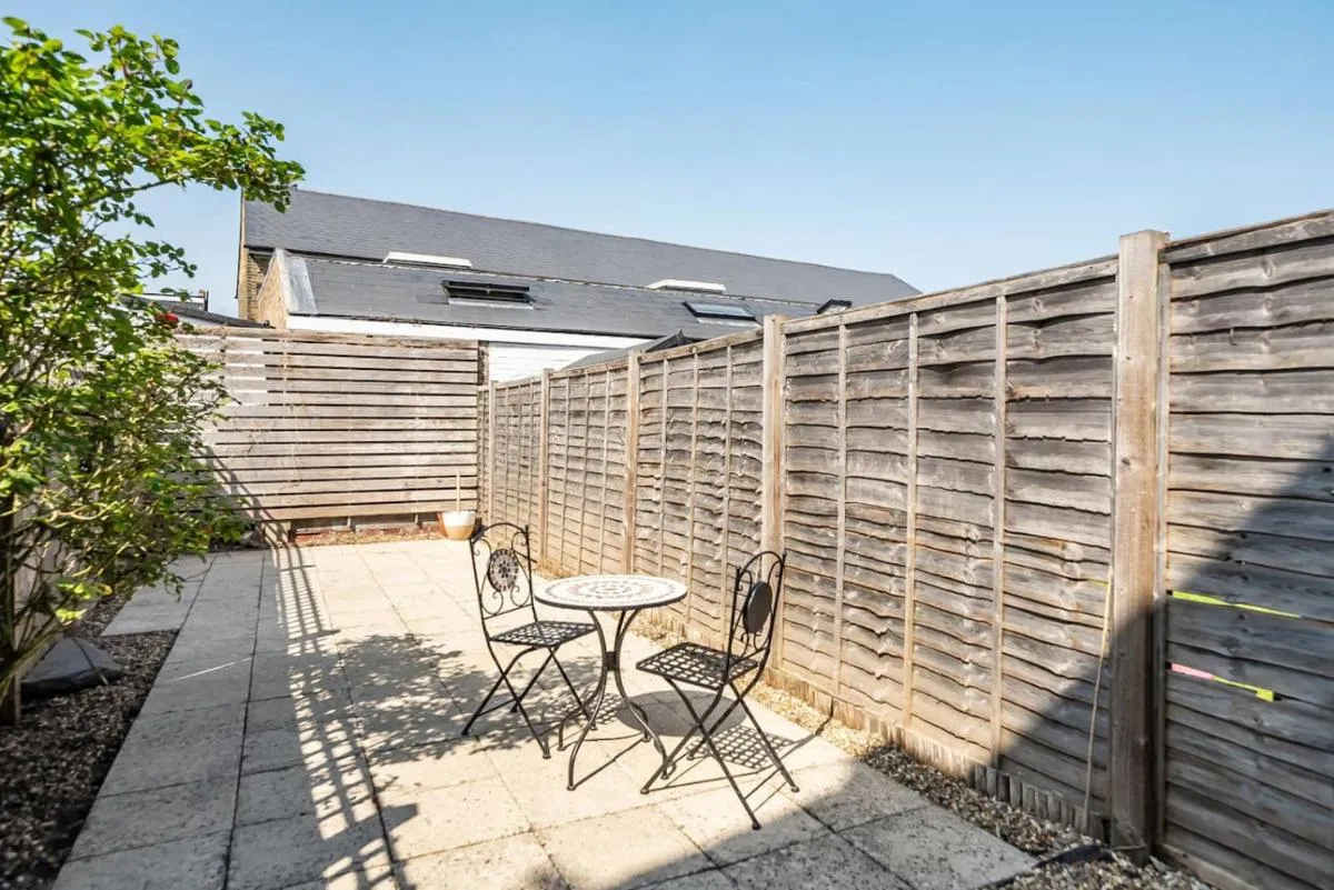 Image 5 of Amazing One Bed Flat Wimbledon