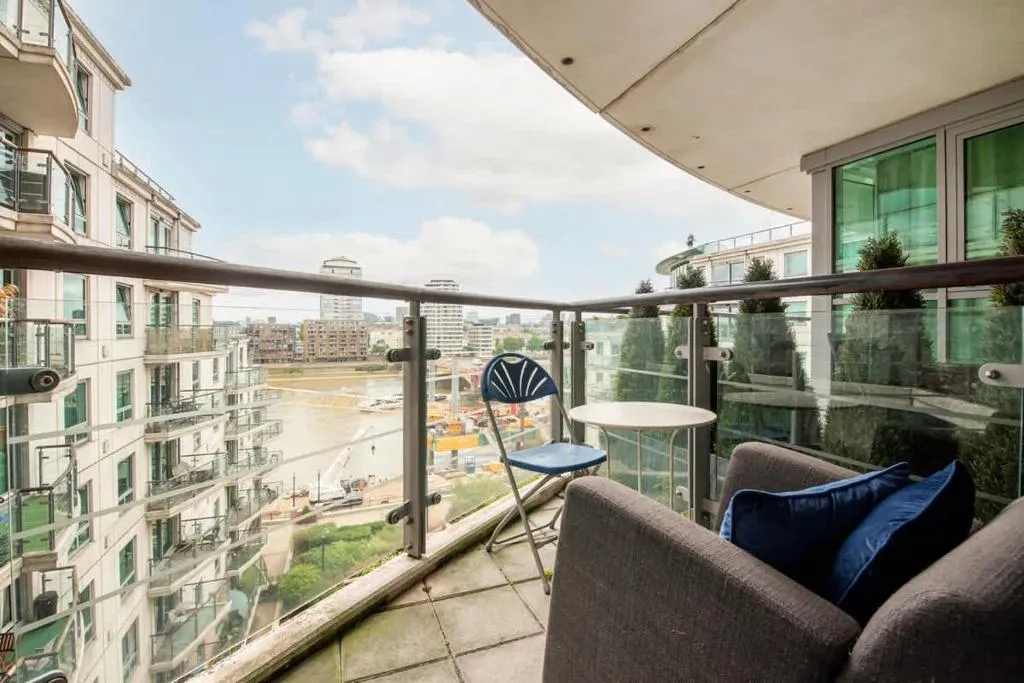 Image 1 of Amazing Thames view apartment