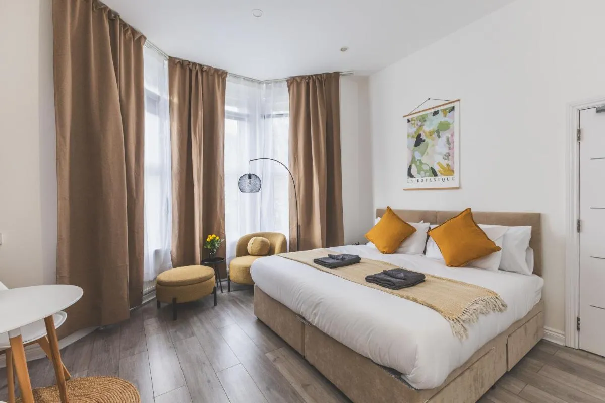 Image 2 of Amazing serviced accommodations for Corporate Contractors and Leisure clients Located at a walking distance from three majors Underground and Overground stations