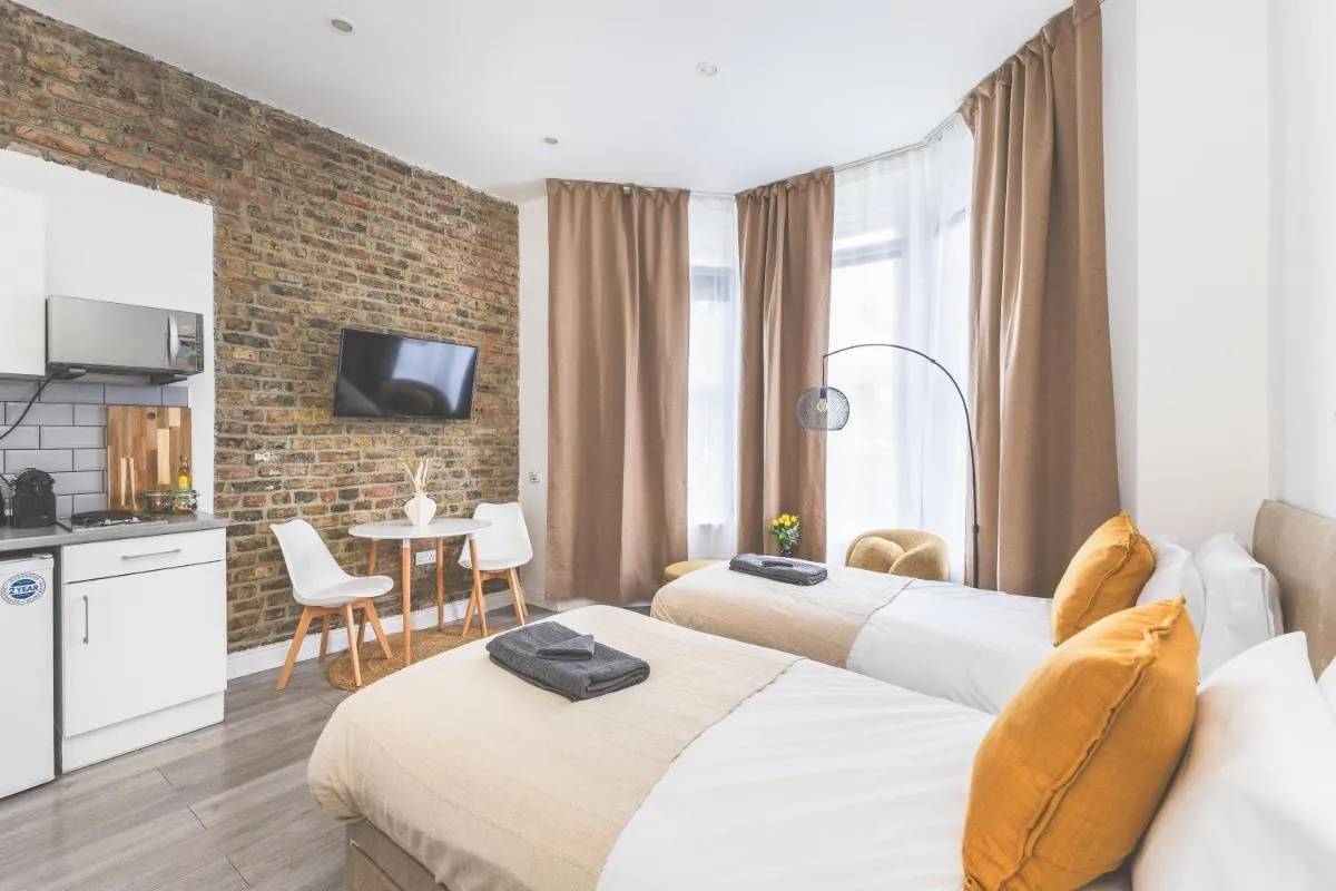 Image 5 of Amazing serviced accommodations for Corporate Contractors and Leisure clients Located at a walking distance from three majors Underground and Overground stations