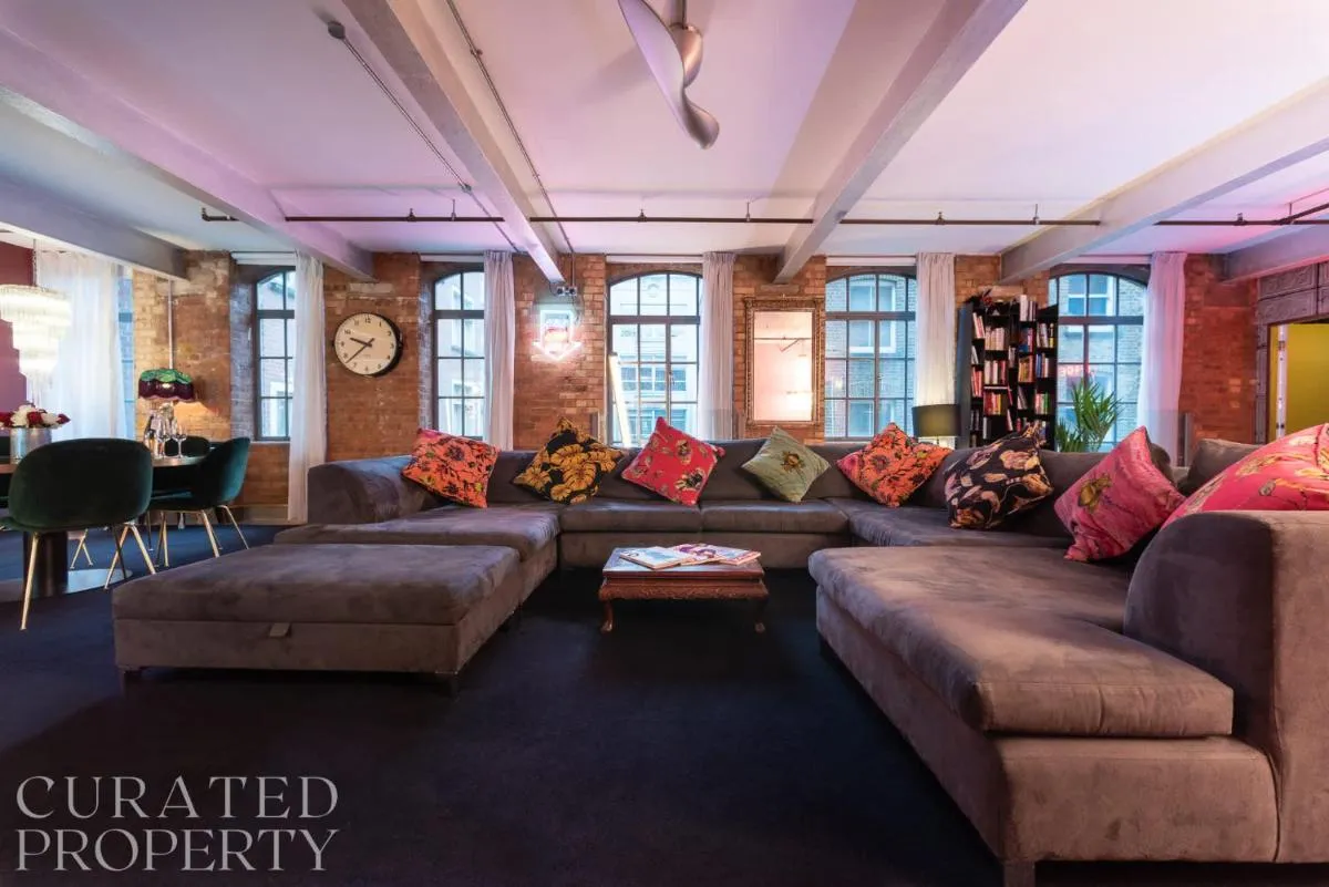 Image 3 of Amazingly Luxurious Loft Apartment, Soho – 3 Bedrooms, 2 Bath & Office