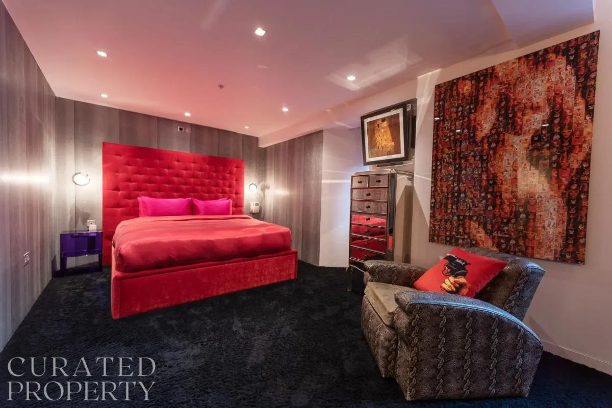Image 4 of Amazingly Luxurious Loft Apartment, Soho – 3 Bedrooms, 2 Bath & Office
