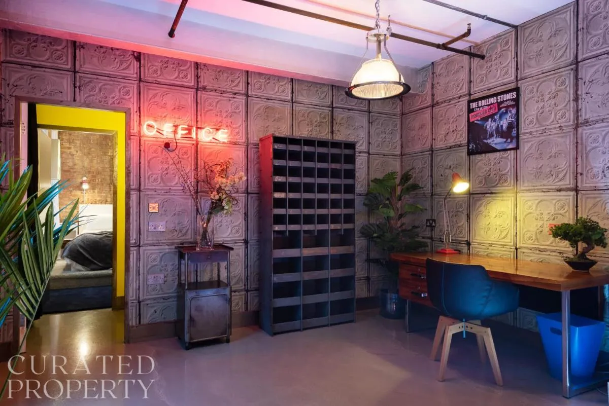 Image 5 of Amazingly Luxurious Loft Apartment, Soho – 3 Bedrooms, 2 Bath & Office