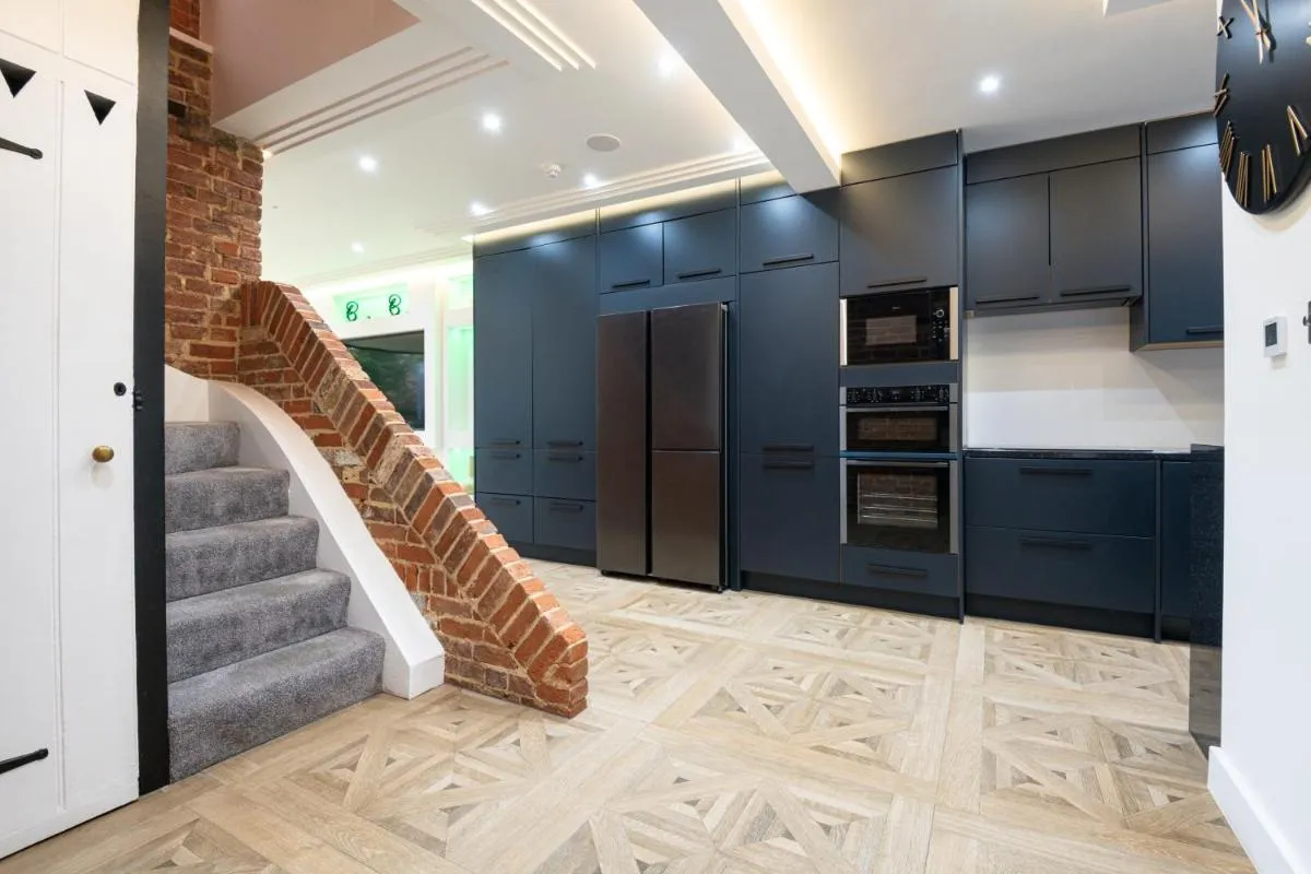 Image 4 of Amos Lodge Deluxe Accommodation