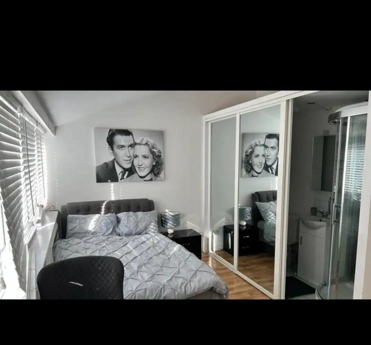 Image 5 of An En-suite with a mini kitchen and a work space
