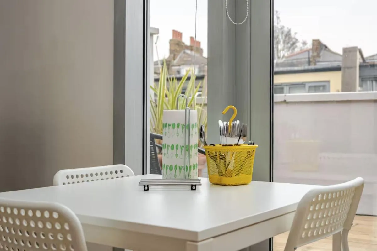 Image 5 of Angel – Top Floor Double Studio