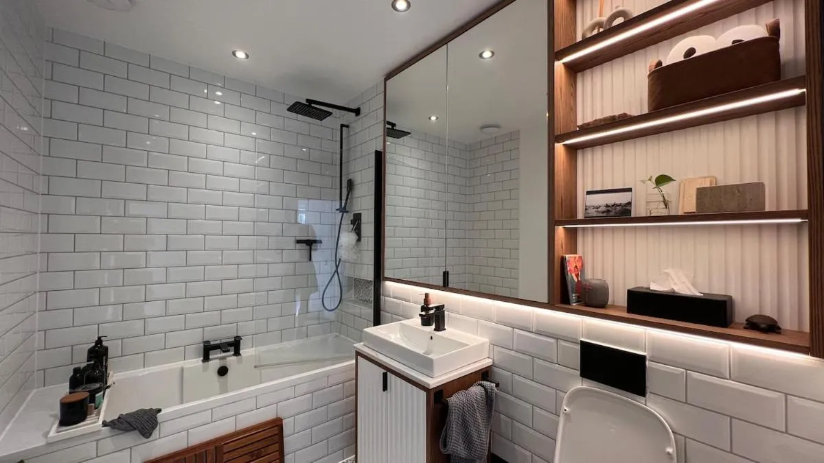 Image 3 of Apartment Rivoli Peaceful Oasis Luxury South London Flat with Tranquil Garden