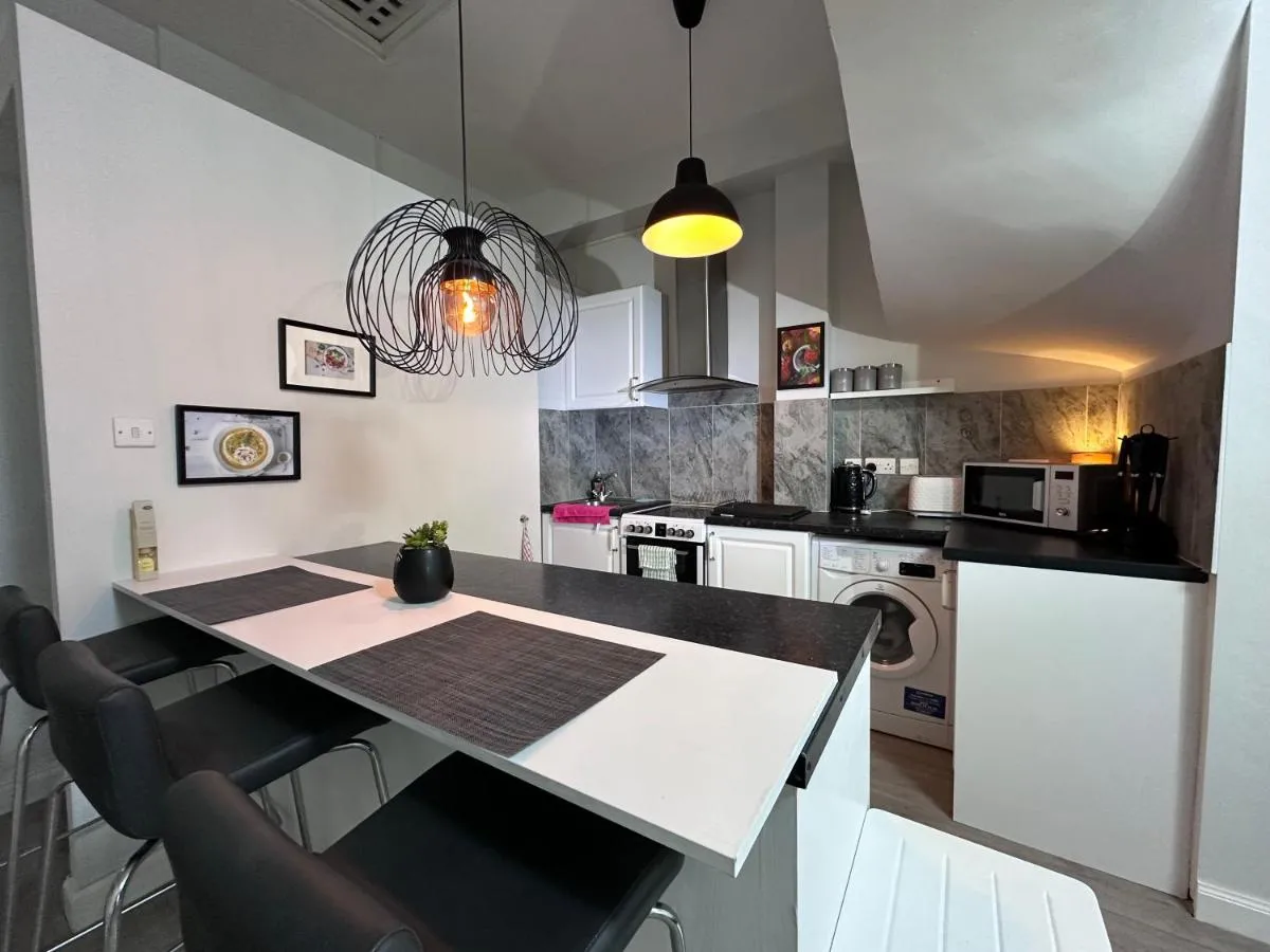 Image 4 of Apartment Shad