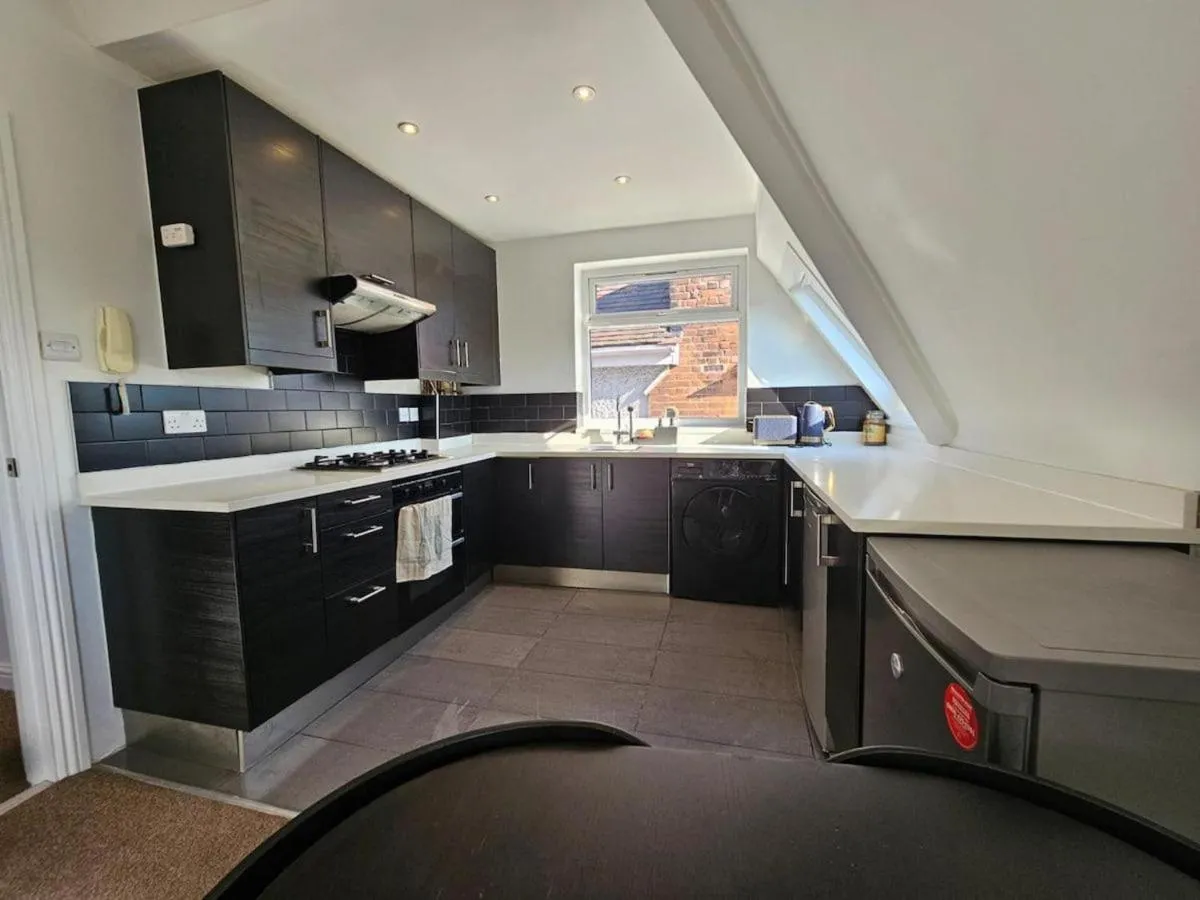 Image 3 of Apartment – Sleeps 4 & Free Parking