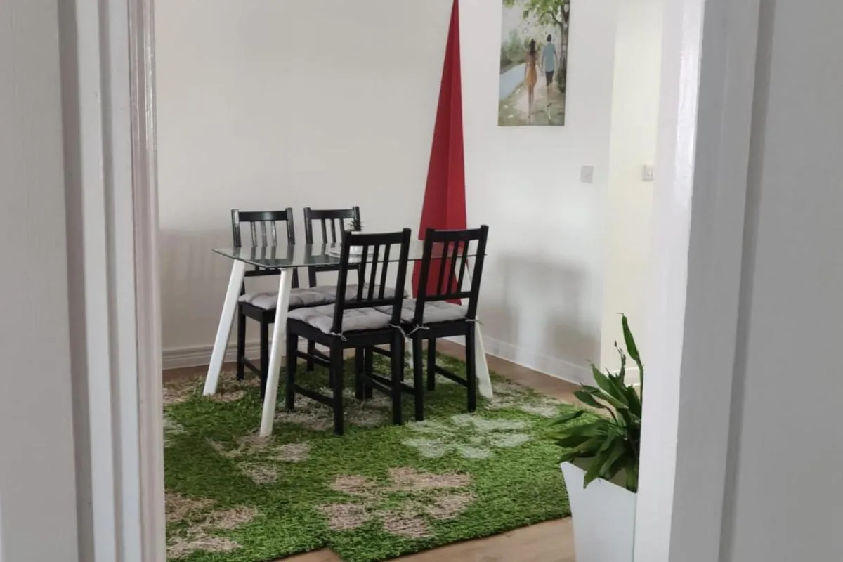 Image 3 of Apartment – Sleeps 5 – Parking – Station Close