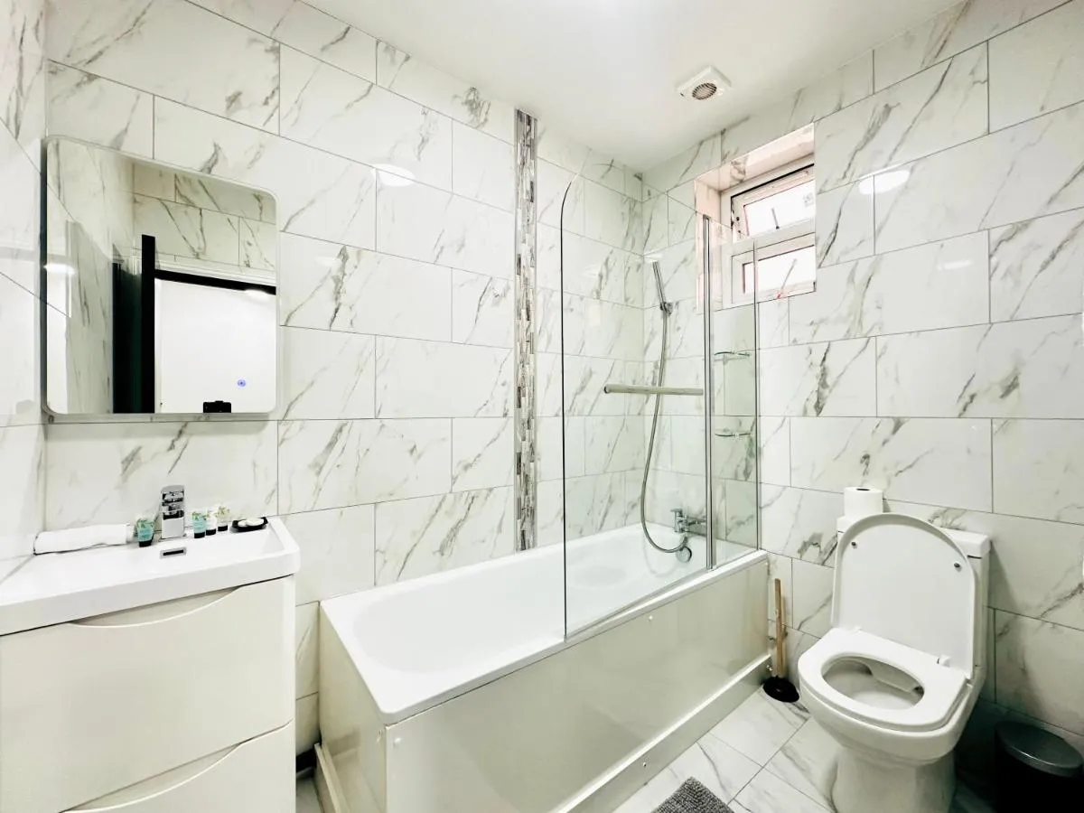Image 3 of Apartment in East Ham, London