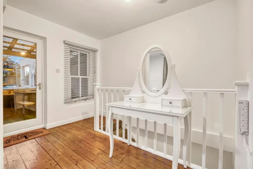 Image 3 of Apartment in Shoreditch/ Old St
