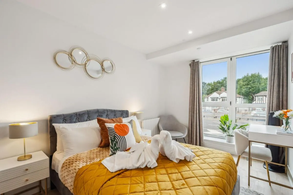 Image 2 of Apartment in Wimbledon with Cinema, Gym, Game Room! Upto 30 Percent OFF