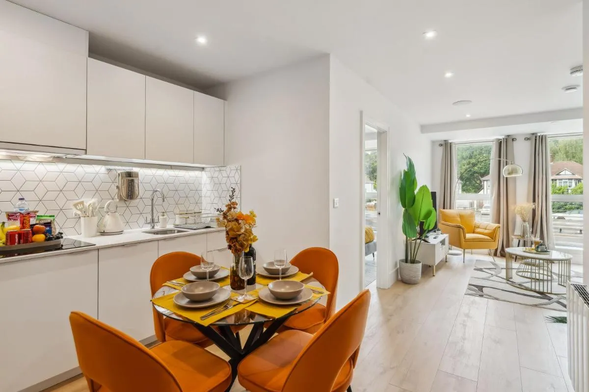 Image 4 of Apartment in Wimbledon with Cinema, Gym, Game Room! Upto 30 Percent OFF