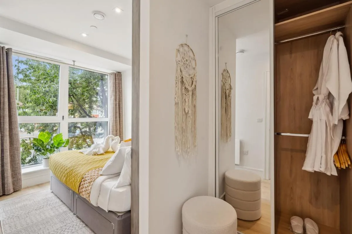 Image 3 of Apartment in Wimbledon with Cinema, Gym, Game Room! Upto 30 Percent OFF