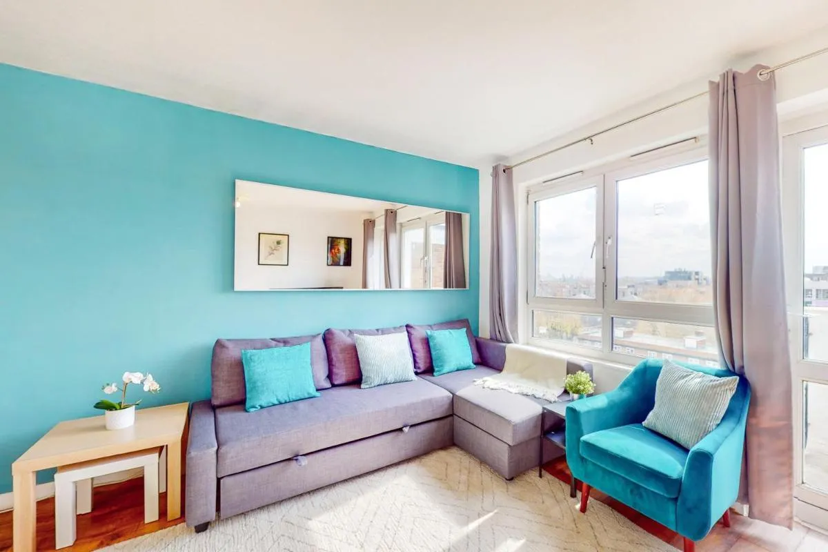 Image 2 of Apartment near to Tower Bridge with Free Parking & view of the Shard