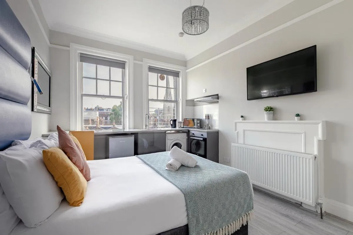 Image 3 of Apartments in the Heart of High Street Kensington