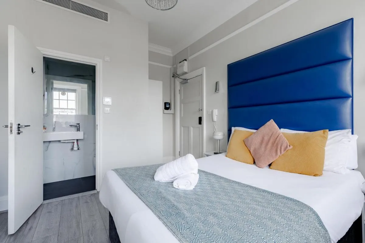 Image 4 of Apartments in the Heart of High Street Kensington