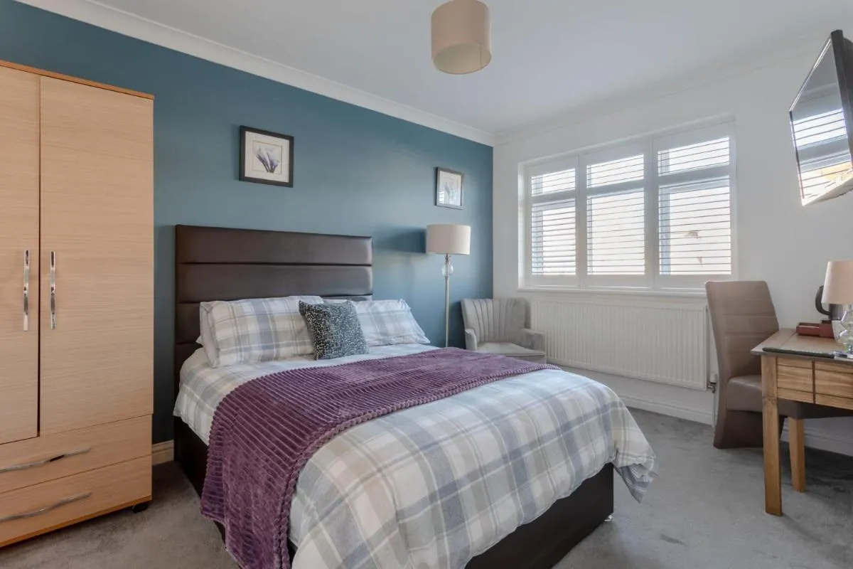 Image 5 of Apple House Wembley -Double Room with Ensuite