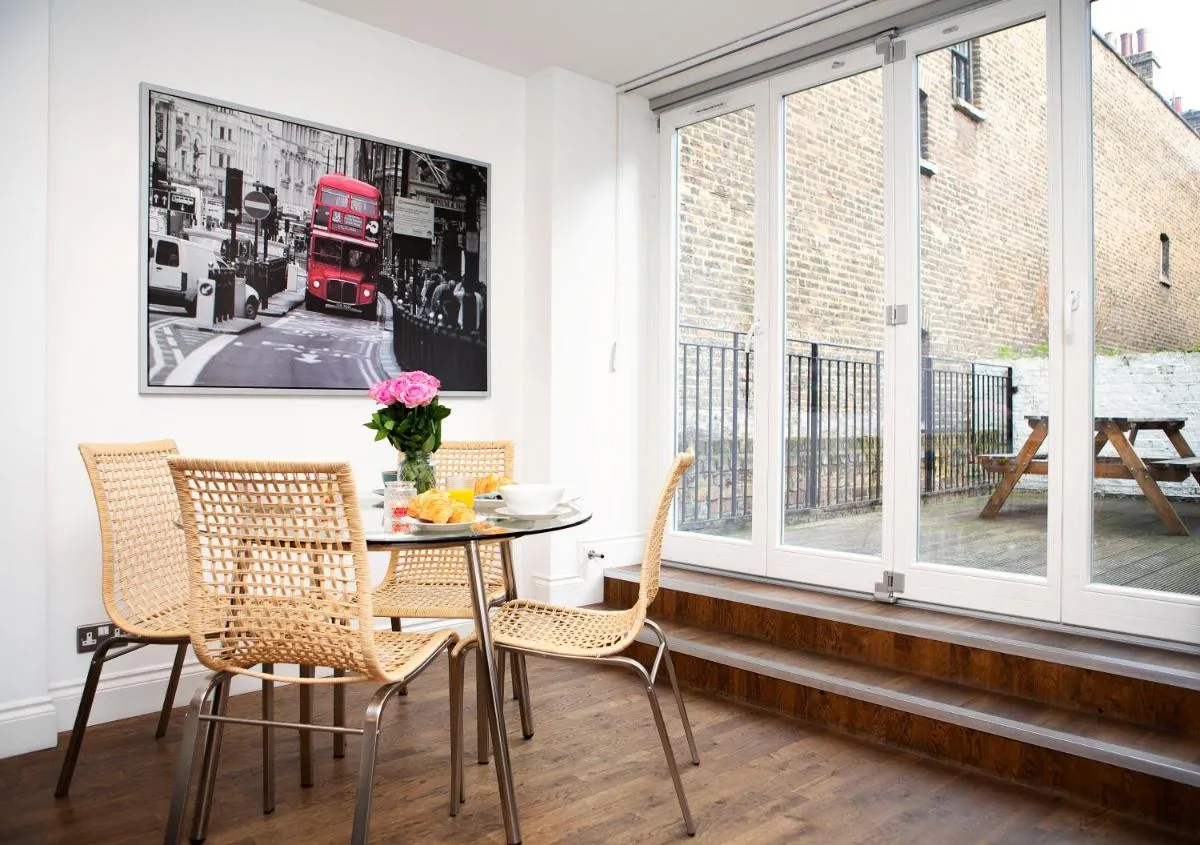 Image 3 of Apt 1, Trafalgar Square 1st Floor by Indigo Flats