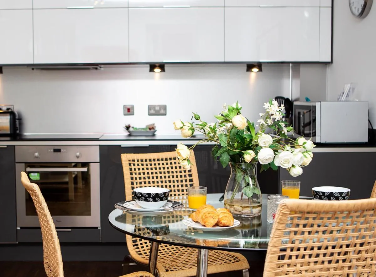 Image 3 of Apt 2, Trafalgar Square 2nd Floor by Indigo Flats