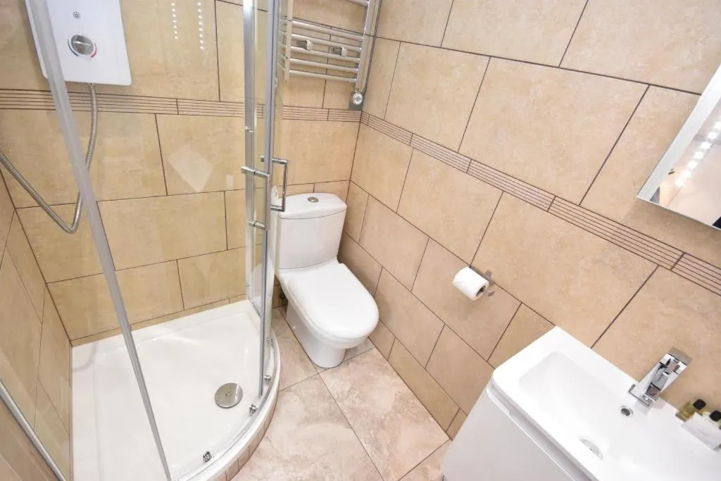 Image 3 of Apt 3, Opera House ensuite 4th Floor by Indigo Flats