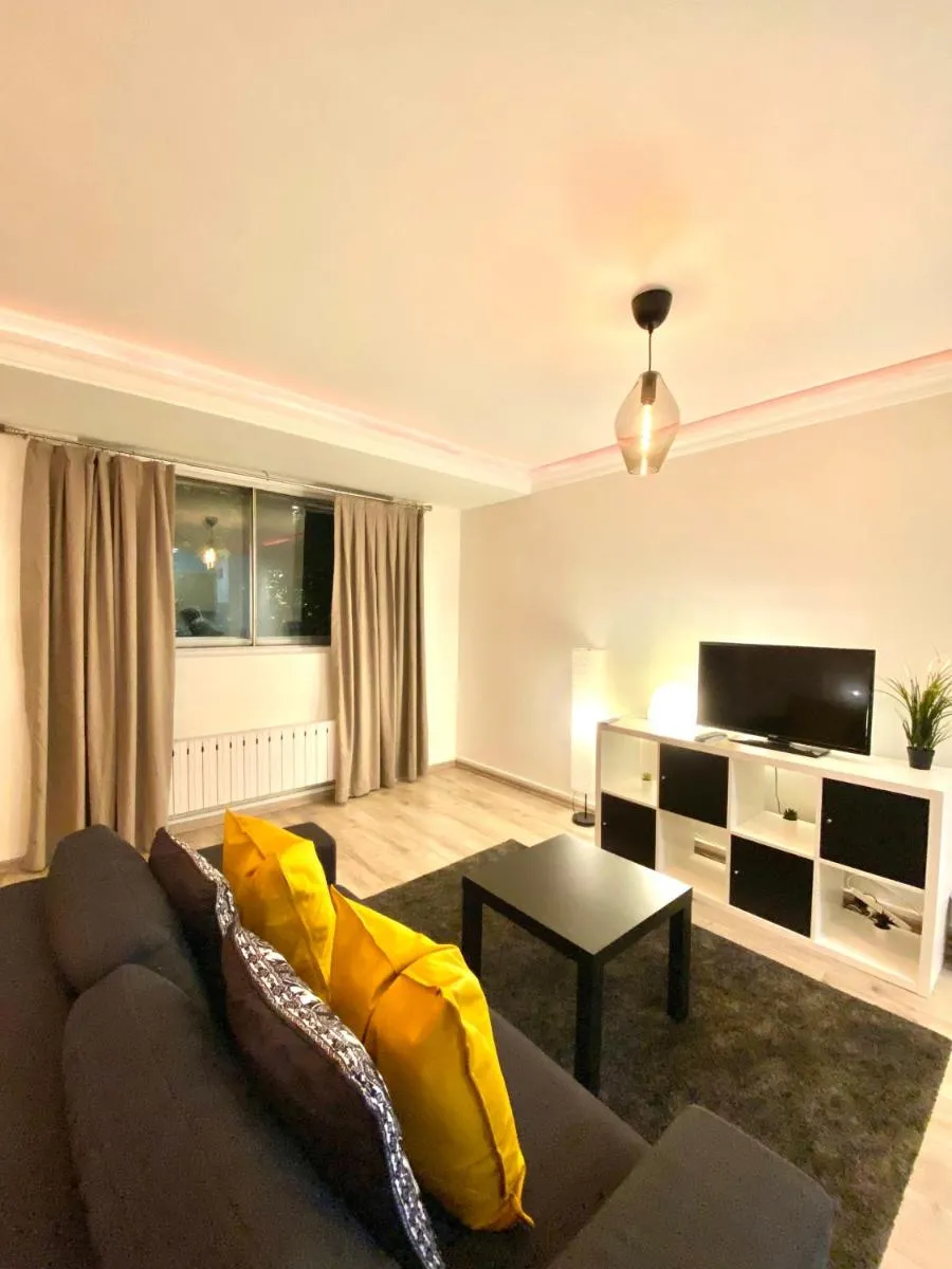Image 5 of Apt – Balcony- Kensington-24 7 security