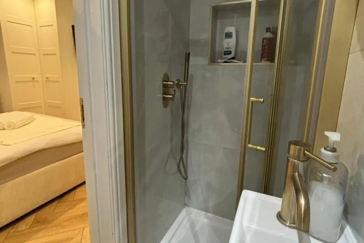 Image 3 of Apt – Sleeps 3 – Parking – Station Close – Balcony