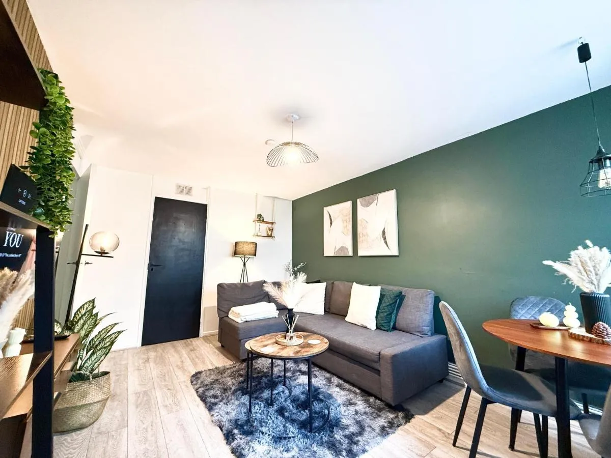 Image 3 of Archway Retreat with Easy City Access