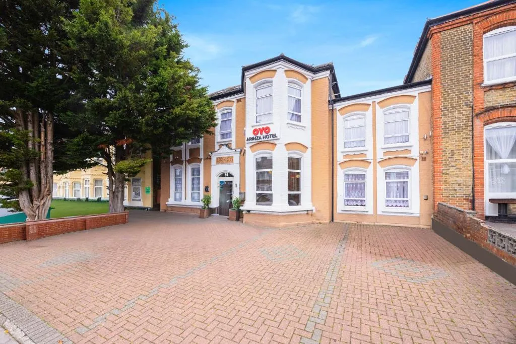 Image 1 of Arinza Hotel, London Ilford