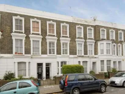 Image 1 of Arsenal 123 close to Emirates stadium direct Eurostar Heathrow-3 apartments here