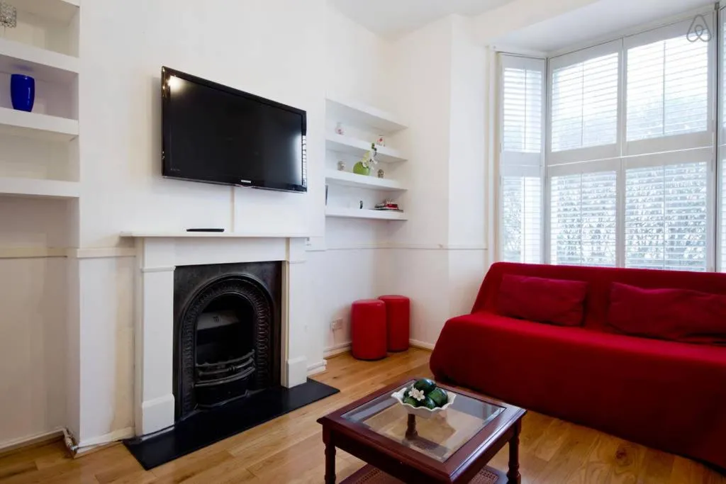 Image 5 of Arsenal 123 close to Emirates stadium direct Eurostar Heathrow-3 apartments here