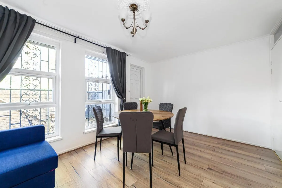 Image 4 of Arte Stays – 3-Bedroom Bright House London, Haggerston, Garden, Parking, 8 min walk to Haggerston Station, weekly or monthly stays, serviced accommodation – 7 guests