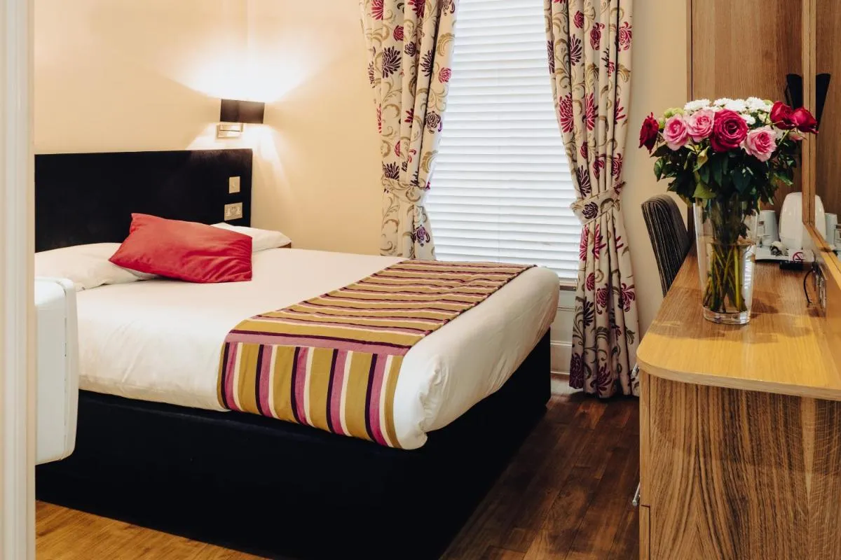 Image 3 of Athena Hotel