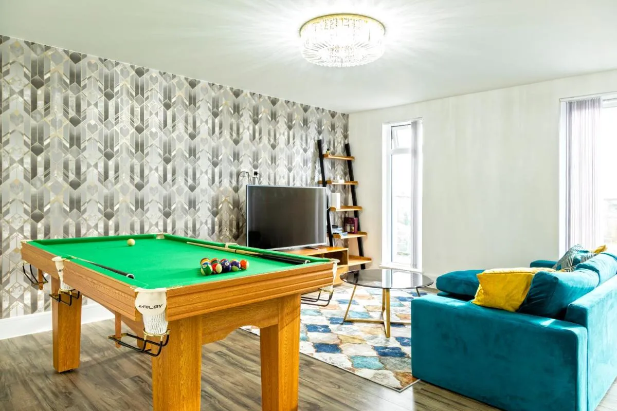 Image 5 of Attractive 2 Bedroom Penthouse with free Parking
