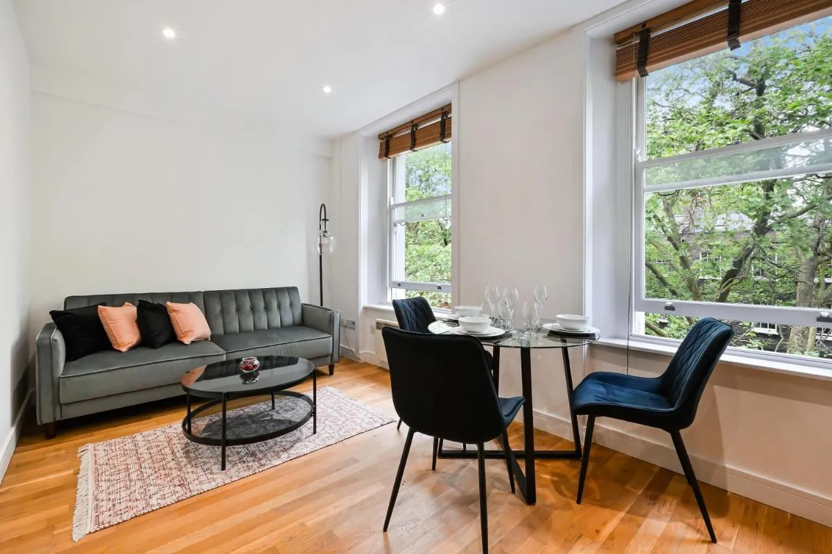 Image 4 of Avari Apartments – Gray’s Collection