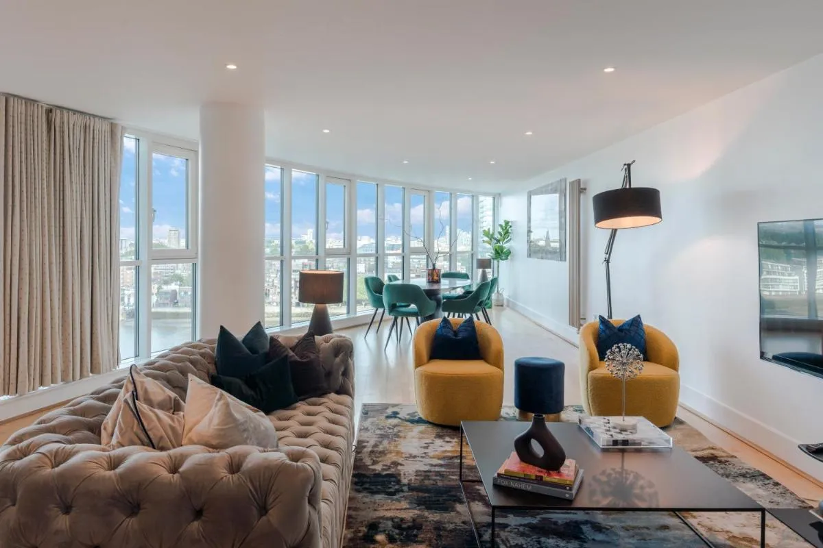 Image 5 of BEST THAMES VIEWS in TOWN! LARGE LUXXE NOMAD DESIGN FAMILY HOMES المساحة والأناقة تلتقي مع الراحة العربية
