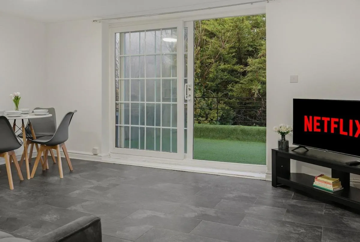 Image 5 of Balcony Terrace flat – 17 mins from Central London