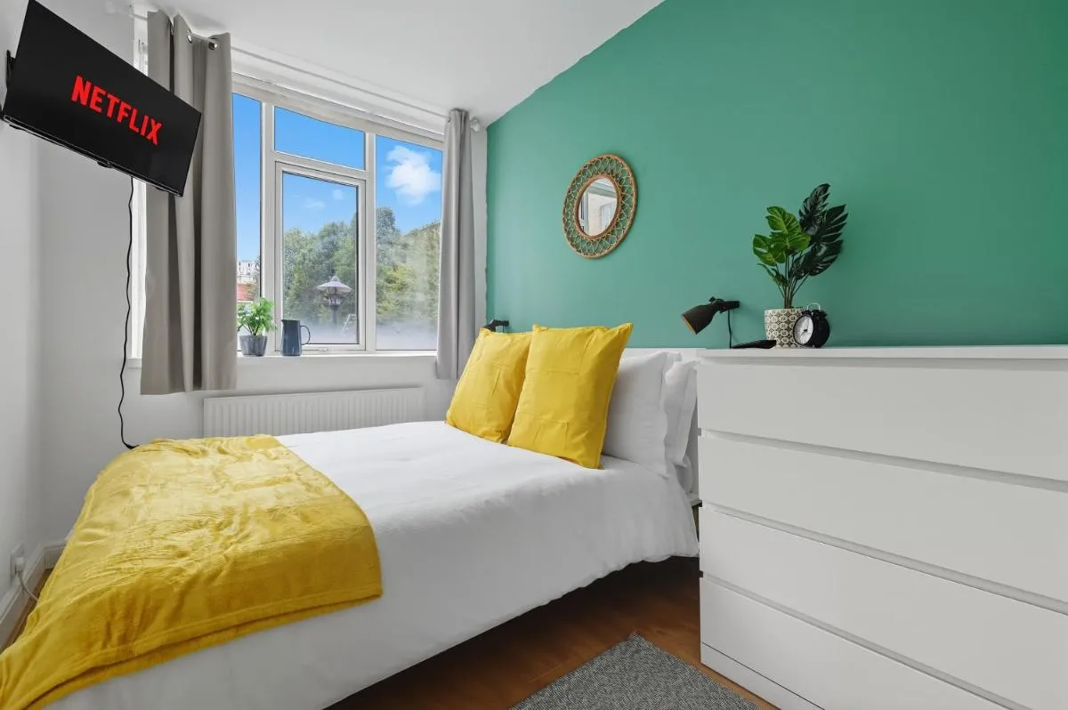 Image 2 of Barbican Lux Apt with Home Cinema Experence by KeyHol Short Let – Up to 8 sleeps