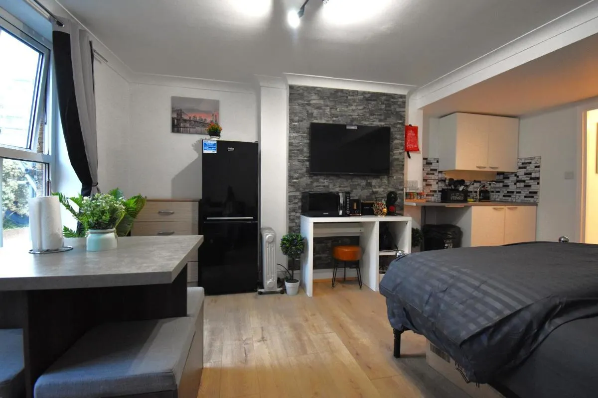 Image 5 of Barbican Studio EC1M central Sleeps 3