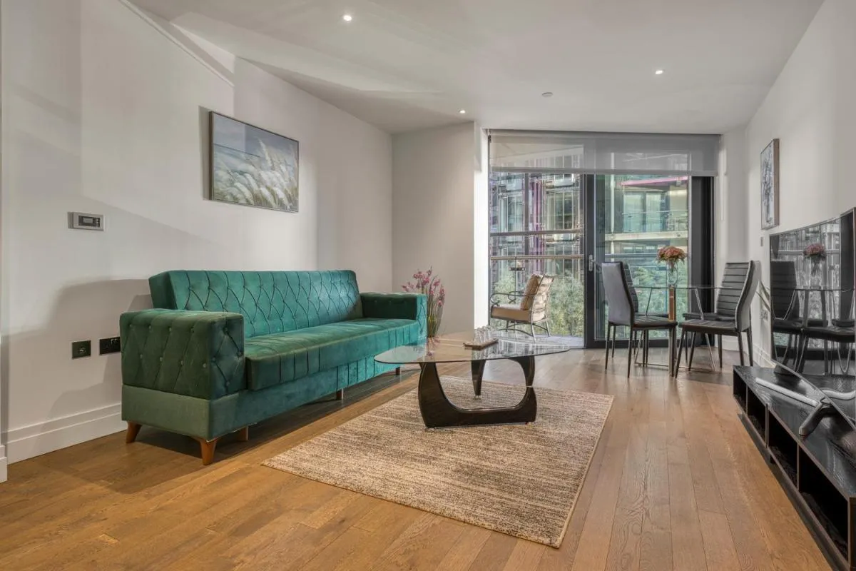 Image 5 of Battersea Power Station 2BR 2BA Riverside